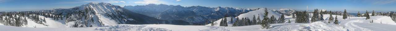 Gipfelpanorama am Spitzplaneck (1615m).
