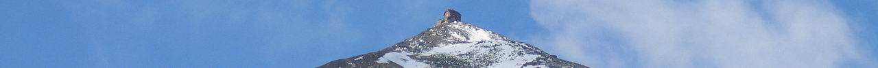 Die Helmuth-Erd-H�tte (2376m) am Gipfel des Zirbitzkogel (2397m).
