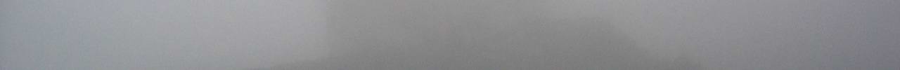 Die Britannia H�tte ist im Nebel nur schemenhaft zu erkennen.