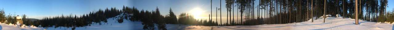 Panorama bei Sonnenaufgang am Eichelberg.