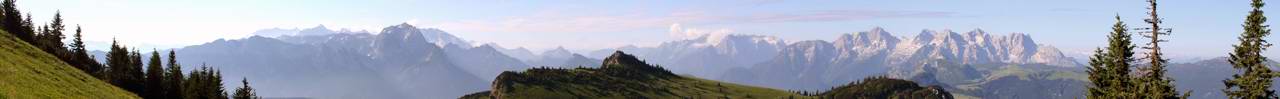 V.l.: Berchtesgadener Alpen, Peitingk�pfl, Leoganger und Loferer Steinberge.