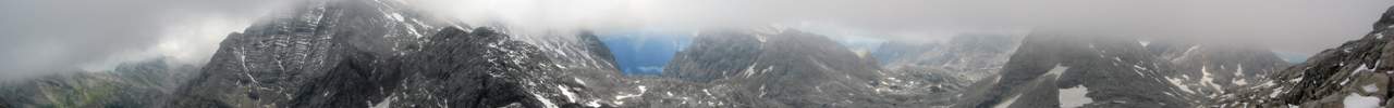 Priel, Spitzmauer, Temlberg stecken im Nebel.