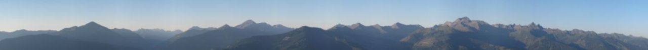 Blick vom Gipfel nach S�den auf die Niederen Tauern.