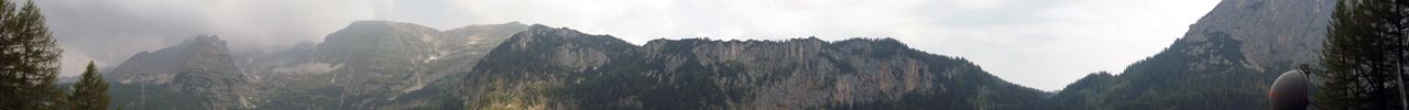 Von links: Widerlechnerstein, Ramesch, Toter Mann, Rote Wand, Mitterberg und ganz rechts tw. Stubwieswipfel.