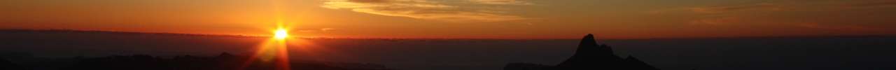 Sonnenaufgang am Morro Blau. Rechts die B�rnia.