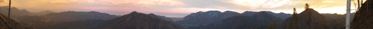 Blick nach Norden auf das Becken um Molln (Mitte).