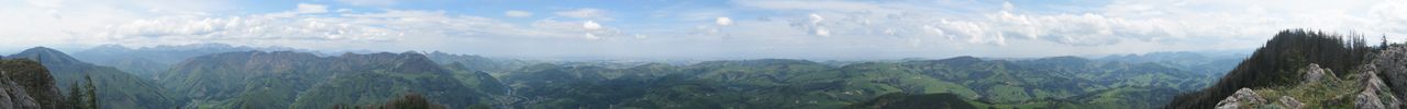 Blick vom Steinernen J�ger mit dem Schieferstein ganz rechts.