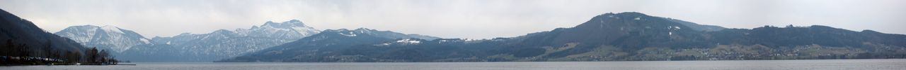 Links Breitenberg, weiter rechts der doppelgipfelige Schafberg und gleich rechts davor Hochplettspitze. Rechte Bildh�lft: Ro�moos.